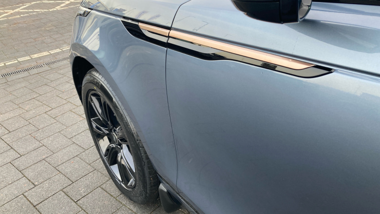 Land Rover Range Rover Velar 2.0 D200 R-Dynamic SE 5dr Auto Diesel Estate